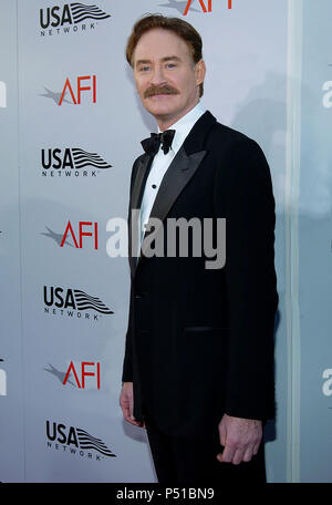 Kevin Kline arriving at the 32th AFI Life Achivement Awards honoring Meryl Streep at the Kodak Theatre in Los Angeles. June 10, 2004.KlineKevin014 Red Carpet Event, Vertical, USA, Film Industry, Celebrities,  Photography, Bestof, Arts Culture and Entertainment, Topix Celebrities fashion /  Vertical, Best of, Event in Hollywood Life - California,  Red Carpet and backstage, USA, Film Industry, Celebrities,  movie celebrities, TV celebrities, Music celebrities, Photography, Bestof, Arts Culture and Entertainment,  Topix, vertical, one person,, from the years , 2003 to 2005, inquiry tsuni@Gamma-US Stock Photo