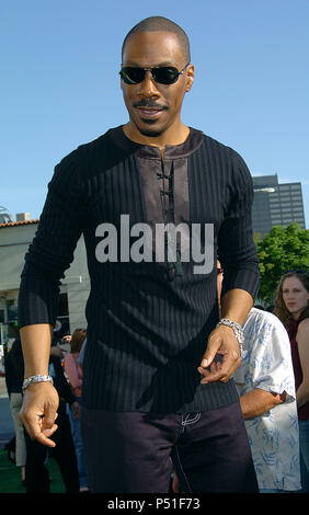 Eddie Murphy arriving at the Shrek 2 Premiere at the Westwood Village Theatre in Los Angeles. May 8, 2004. MurphyEddie165 Red Carpet Event, Vertical, USA, Film Industry, Celebrities,  Photography, Bestof, Arts Culture and Entertainment, Topix Celebrities fashion /  Vertical, Best of, Event in Hollywood Life - California,  Red Carpet and backstage, USA, Film Industry, Celebrities,  movie celebrities, TV celebrities, Music celebrities, Photography, Bestof, Arts Culture and Entertainment,  Topix, vertical, one person,, from the years , 2003 to 2005, inquiry tsuni@Gamma-USA.com - Three Quarters Stock Photo