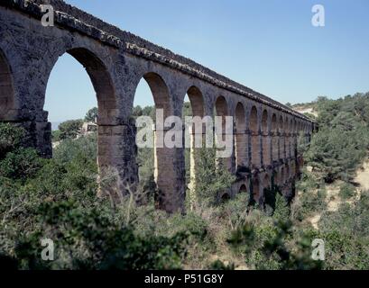 ACUEDUCTO DE LAS FERRERAS O PUENTE DEL DIABLO - SIGLO I - RESTAURADO EN EL SIGLO X. Location: ACUEDUCTO DE LAS FERRERAS. Stock Photo