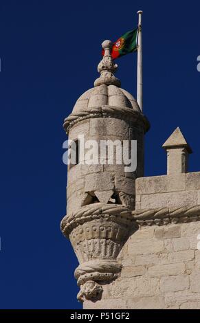 ARTE GOTICO-TARDIO. ESTILO MANUELINO. PORTUGAL. ARRUDA, Francisco de (m.1547). Arquitecto portugués. 'TORRE DE BELEN'. Fortín construido entre 1515 y 1519 por orden de MANUEL I 'el Afortunado' para proteger la costa portuguesa. Consta de dos cuerpos: el baluarte hexagonal y la torre cuadrada. Detalle. Decalarada Patrimonio de la Humanidad por la UNESCO. LISBOA. Stock Photo