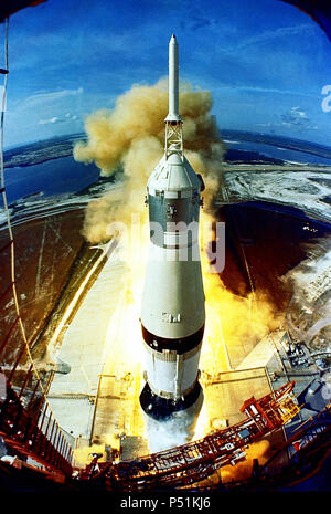 The huge, 363-feet tall Apollo 11 (Spacecraft 107Lunar Module SSaturn 506) space vehicle is launched from Pad A Stock Photo