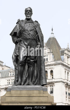 Spencer Compton, Eighth Duke of Devonshire statue in Whitehall London UK born 1833 died 1908 Stock Photo