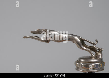 Cooler figure of a Ford Lincoln of the years 1924-1930 in the form of a greyhound Stock Photo