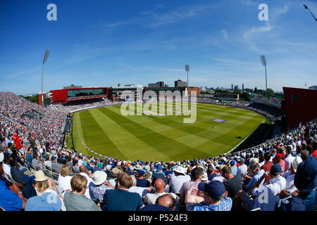 Manchester, UK. 24th June, 2018. Manchester, UK. 24th June, 2018. Sunday 24th June 2018, Emirates Old Trafford, 5th ODI Royal London One-Day Series England v Australia; General stadium view showing a capacity crowd watching Australia bat during the 1st innings against England. Credit: News Images /Alamy Live News Credit: News Images /Alamy Live News Stock Photo