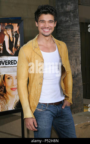 Steven Strait arriving at the Undiscovered Premiere at the Egyptian Theatre in Los Angeles. August 23, 2005.StraitSteven033 Red Carpet Event, Vertical, USA, Film Industry, Celebrities,  Photography, Bestof, Arts Culture and Entertainment, Topix Celebrities fashion /  Vertical, Best of, Event in Hollywood Life - California,  Red Carpet and backstage, USA, Film Industry, Celebrities,  movie celebrities, TV celebrities, Music celebrities, Photography, Bestof, Arts Culture and Entertainment,  Topix, vertical, one person,, from the years , 2003 to 2005, inquiry tsuni@Gamma-USA.com - Three Quarters Stock Photo