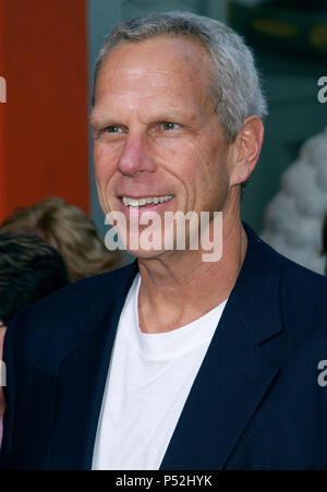 Steve Tisch (ex-producer) arriving at the Premiere of ' Alex & Emma ' at the Chinese Theatre in Los Angeles. June 16, 2003. TischSteve026 Red Carpet Event, Vertical, USA, Film Industry, Celebrities,  Photography, Bestof, Arts Culture and Entertainment, Topix Celebrities fashion /  Vertical, Best of, Event in Hollywood Life - California,  Red Carpet and backstage, USA, Film Industry, Celebrities,  movie celebrities, TV celebrities, Music celebrities, Photography, Bestof, Arts Culture and Entertainment,  Topix, vertical, one person,, from the years , 2003 to 2005, inquiry tsuni@Gamma-USA.com - T Stock Photo