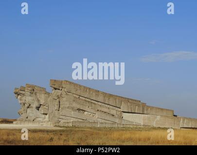 Ukraine. Autonomous Republic of Crimea. Memorial to the Defence of the Adzhimushkay Quarry, 1982, against Nazi occupation in 1942. Around Kerch. Stock Photo