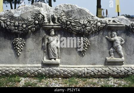 Roman art. Turkey. Sarcophaghus. Relief. Detail. City Museum Mileto. Stock Photo