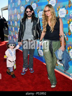 Drea De Matteo, husband Shooter Jennings and daughter Alabama ...