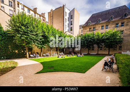 Jardin de l'hotel-Lamoignon Stock Photo