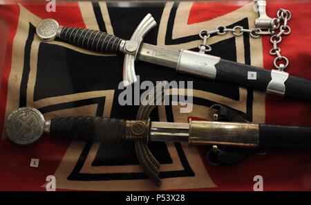 Espada de un oficial de las fuerzas aéreas alemanas de la Alemania nazi (1935-1945) 'LUFTWAFFE'. Stock Photo