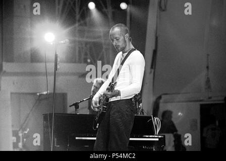 Coldplay performing at the Hollywood Bowl 31st May 2003, Los Angeles, United States of America. Stock Photo