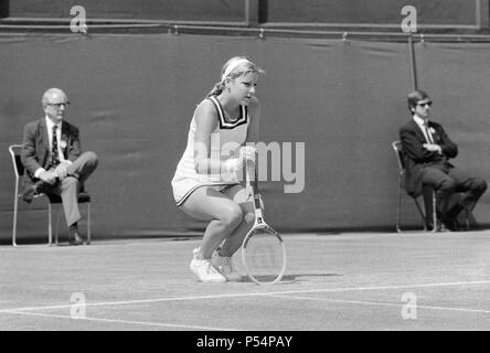 Wimbledon Tennis Championships, Ladies Quarterfinals Day, Monday 30th June 1975.  Our Picture Shows ... number one seed, American Chris Evert who beat Betty Stove of The Netherlands in three sets (5-7, 7-5, 6-0) Stock Photo