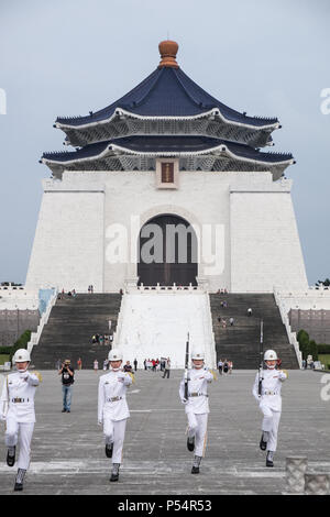 Lowering the flag ceremony, Liberty Square, Taipei Stock Photo - Alamy