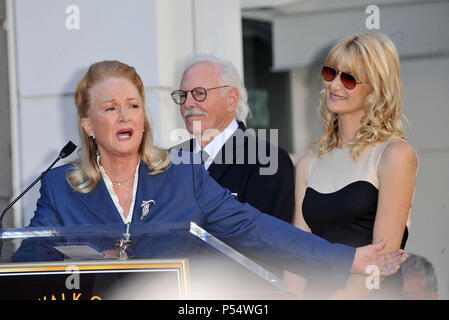 Diane Ladd, Laura Dern and Bruce Dern,  honored with a stars on the Hollywood walk of fame (WOF)  in Los Angeles.Diane Ladd, Laura Dern, Bruce Dern 57  Event in Hollywood Life - California, Red Carpet Event, USA, Film Industry, Celebrities, Photography, Bestof, Arts Culture and Entertainment, Celebrities fashion, Best of, Hollywood Life, Event in Hollywood Life - California, Red Carpet and backstage, Music celebrities, Topix, Couple, family ( husband and wife ) and kids- Children, brothers and sisters inquiry tsuni@Gamma-USA.com, Credit Tsuni / USA, 2010 Stock Photo