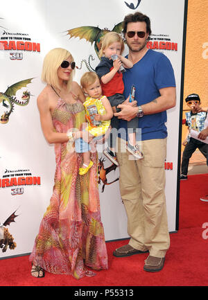 Tori Spelling   Dean McDermott  son Liam   daughter Stella  37 -  How To Train Your Dragon premiere at the Universal Amphitheatre In Los Angeles.Tori Spelling   Dean McDermott  son Liam   daughter Stella  37  Event in Hollywood Life - California, Red Carpet Event, USA, Film Industry, Celebrities, Photography, Bestof, Arts Culture and Entertainment, Celebrities fashion, Best of, Hollywood Life, Event in Hollywood Life - California, Red Carpet and backstage, Music celebrities, Topix, Couple, family ( husband and wife ) and kids- Children, brothers and sisters inquiry tsuni@Gamma-USA.com, Credit  Stock Photo