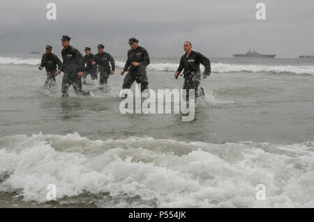 Calif. (May 10, 2017) Basic Underwater Demolition/SEAL students participate in a team building exercise. The training takes place at the Naval Special Warfare Basic Training Command in Coronado, Calif. Stock Photo