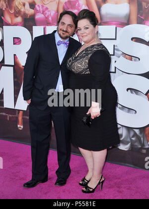 Melissa Mccarthy, husband Ben Falcone at   the Brides Maids Premiere at the Westwood Village Theatre In Los Angeles.Melissa Mccarthy, husband Ben Falcone  35 ------------- Red Carpet Event, Vertical, USA, Film Industry, Celebrities,  Photography, Bestof, Arts Culture and Entertainment, Topix Celebrities fashion /  Vertical, Best of, Event in Hollywood Life - California,  Red Carpet and backstage, USA, Film Industry, Celebrities,  movie celebrities, TV celebrities, Music celebrities, Photography, Bestof, Arts Culture and Entertainment,  Topix, vertical,  family from from the year , 2011, inquir Stock Photo