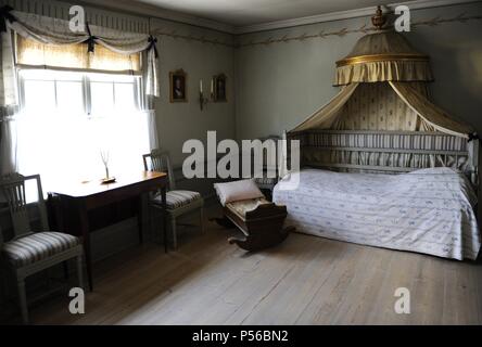 Finland. Turku. Qwensel House. Bourgeois housing from the autarchic times. Built in 1700. Qwensel House operates as the Turku Pharmacy Museum and cafe . Room. Stock Photo