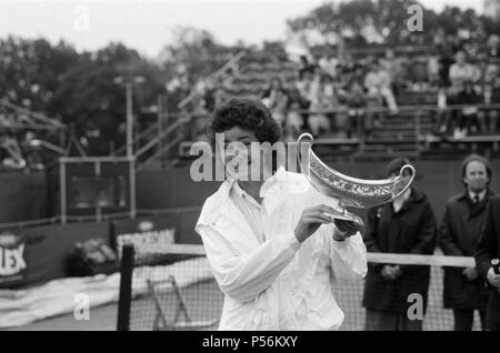 The Women's Singles final of the Dow Chemical Classic Tennis Tournament at the Edgbaston Priory Club. Pictured, winner Pam Shriver with the trophy. 14th June 1987. Stock Photo