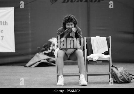 The Women's Singles final of the Dow Chemical Classic Tennis Tournament at the Edgbaston Priory Club. Pictured, Pam Shriver who goes on to win the game. 14th June 1987. Stock Photo