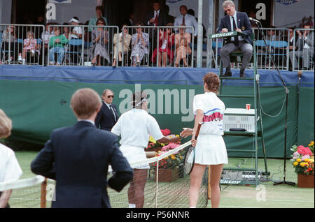 The final of the Dow Classic Tennis Tournament Women's Singles Final at the Edgbaston Priory Club between Zina Garrison and Helena Sukov¿17th June 1990. Stock Photo