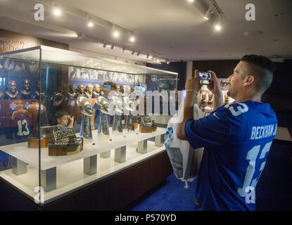 New York Giants' Super Bowl Victory Ticker Tape Parade Stock Photo - Alamy