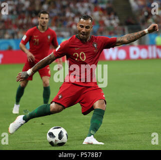 (180625) -- SARANSK, June 25, 2018 (Xinhua) -- Ricardo Quaresma (front) of Portugal competes during the 2018 FIFA World Cup Group B match between Iran and Portugal in Saransk, Russia, June 25, 2018. (Xinhua/Ye Pingfan) Stock Photo