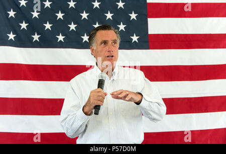 Orem, Utah, USA. 25th June, 2018. MITT ROMNEY addresses supporters at the last of his ''Mondays with Mitt'' campaign appearances during his run to win the 2018 Republican Senate nomination in Utah. The Republican primary election is tomorrow, June 26. Credit: Brian Cahn/ZUMA Wire/Alamy Live News Stock Photo