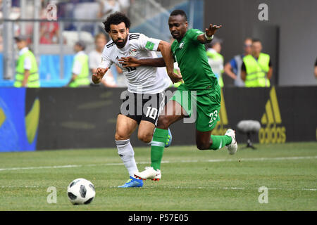 Volgograd, Russland. 25th June, 2018. Mohamed SALAH (EGY), Action, duels versus Motaz HAWSAWI (KSA). Saudi Arabia (KSA) Egypt (EGY) 2-1, Preliminary Round, Group A, Game 34, on 25.06.2018 in Volgograd, Volgograd Arena. Football World Cup 2018 in Russia from 14.06. - 15.07.2018. | usage worldwide Credit: dpa/Alamy Live News Stock Photo