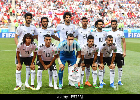 Volgograd, Russland. 25th June, 2018. Team Photo, Team, Team, Team Photo. hi.v.li: Ali GABR (EGY), Sam MORSY (EGY), Ahmed HEGAZY (EGY), TREZEGUET (EGY), Mohamed SALAH (EGY), Ahmed FATHI (EGY) Front v.li:KAHRABA (EGY), Mohamed ABDELSHAFY (EGY), goalkeeper Essam EL HADARY (EGY), Tarek HAMED (EGY), SHIKABALA (EGY). Saudi Arabia (KSA) Egypt (EGY) 2-1, Preliminary Round, Group A, Game 34, on 25.06.2018 in Volgograd, Volgograd Arena. Football World Cup 2018 in Russia from 14.06. - 15.07.2018. | usage worldwide Credit: dpa/Alamy Live News Stock Photo