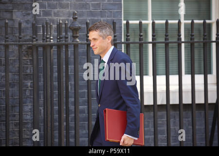 London,UK,26th June 2018,Secretary of State for Defence The Rt Hon Gavin Williamson CBE MP arrives for the weekly cabinet meeting at 10 Downing Street in London.Credit Keith Larby/Alamy Live News Stock Photo