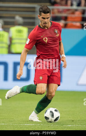 Saransk, Russland. 26th June, 2018. Andre SILVA (POR) with Ball, Single Action with Ball, Action, Full Figure, Portrait, Iran (IRN) - Portugal (POR) 1: 1, Preliminary Round, Group B, Game 35, on 25.06.2018 in Saransk; Football World Cup 2018 in Russia from 14.06. - 15.07.2018. | usage worldwide Credit: dpa/Alamy Live News Stock Photo