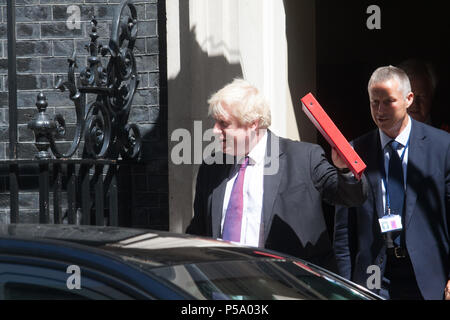 London. 26th June 2018. Boris Johnson MP Secretary of State for Foreign and Commonwealth Affairs leaves Downing Street after the weekly cabinet meeting Credit: amer ghazzal/Alamy Live News Stock Photo