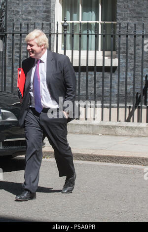 London. 26th June 2018. Boris Johnson MP Secretary of State for Foreign and Commonwealth Affairs  leaves Downing Street after the weekly cabinet meeting Credit: amer ghazzal/Alamy Live News Stock Photo