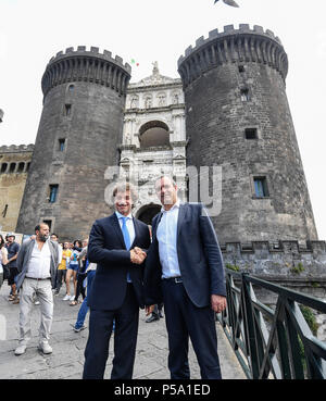 The honorary citizenship of Naples is given to Alberto Angela by the mayor Luigi De Magistris in the hall of the barons of the Maschio Angioino castle. 06/26/2018 - Naples, Italy Stock Photo