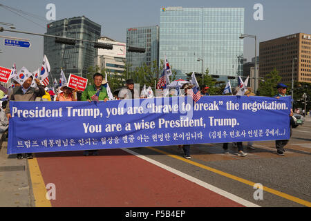 Hundreds of South Koreans march in Seoul as leaders of North and South Korea meet at a border village to discuss the US-North Korea summit.  Featuring: Atmosphere, View Where: Seoul, South Korea When: 26 May 2018 Credit: Dinendra Haria/WENN Stock Photo