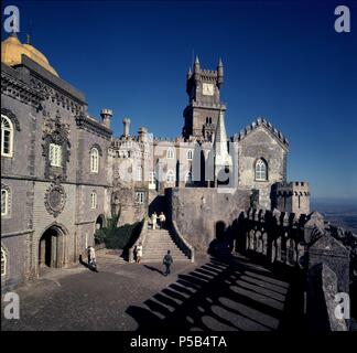 PALACIO DA PENA CONSTRUIDO EN EL SIGLO XIX EN ESTILO ROMANTICO. Location: PALACIO DA PENA, SINTRA, PORTUGAL. Stock Photo