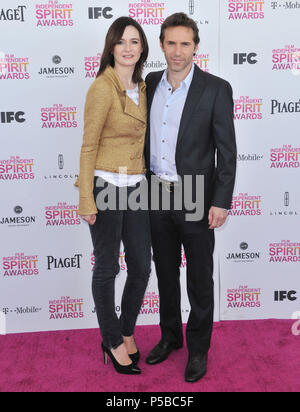 Emily Mortimer and husband Alessandro Nivola  202  arriving at the 28th annual Film Independent Spirit Awards in Santa Monica.Emily Mortimer and husband Alessandro Nivola  202 ------------- Red Carpet Event, Vertical, USA, Film Industry, Celebrities,  Photography, Bestof, Arts Culture and Entertainment, Topix Celebrities fashion /  Vertical, Best of, Event in Hollywood Life - California,  Red Carpet and backstage, USA, Film Industry, Celebrities,  movie celebrities, TV celebrities, Music celebrities, Photography, Bestof, Arts Culture and Entertainment,  Topix, vertical,  family from from the y Stock Photo