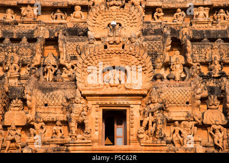 Close view of the Vimana sculptures, Brihadishvara Temple, Thanjavur, Tamil Nadu, India Stock Photo