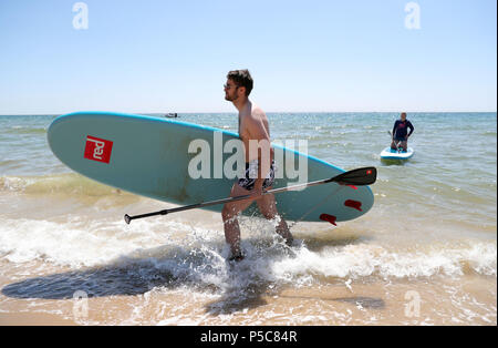 boscombe beach paddle boarding