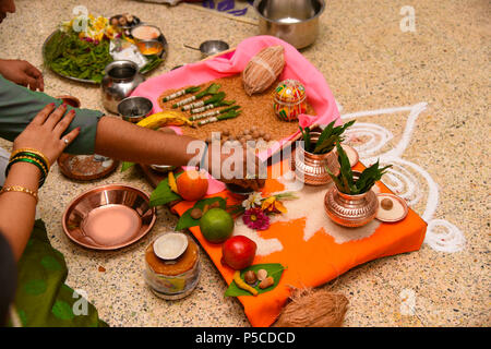 Indian wedding rituals, Pune, Maharashtra, India Stock Photo