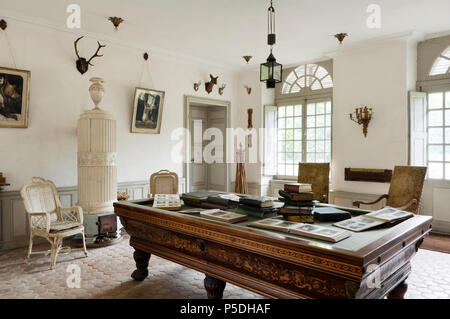 Georgian room with billiard table Stock Photo