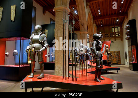N/A. English: Exhibit in the Hessisches Landesmuseum Darmstadt - Darmstadt, Germany. 19 October 2016, 06:29:10. Daderot 127 Armoury Hall - Hessisches Landesmuseum Darmstadt - Darmstadt, Germany - DSC00597 Stock Photo