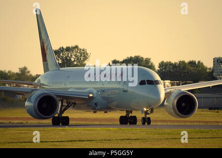 Montreal,Canada, 25 June 2018.Passenger jet taxiing for take-off from Trudeau International airport.Credit:Mario Beauregard/Alamy Live News Stock Photo