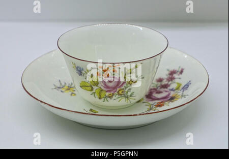 N/A. English: Exhibit in the Montreal Museum of Fine Arts - Montreal, Quebec, Canada. 28 September 2016, 12:17:45. Daderot 394 Cup and saucer, unidentified - Montreal Museum of Fine Arts - Montreal, Canada - DSC09206 Stock Photo