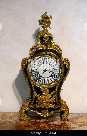 N/A. English: Exhibit in the Montreal Museum of Fine Arts - Montreal, Quebec, Canada. 28 September 2016, 12:45:59. Daderot 228 Bracket clock, Charles Le Roy, 1700s, wood, bronze, enamel, metal - Montreal Museum of Fine Arts - Montreal, Canada - DSC09468 Stock Photo