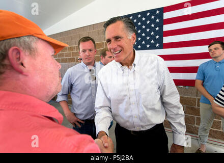 Orem, Utah, USA. 25th June, 2018. MITT ROMNEY greets supporters at the last of his ''Mondays with Mitt'' campaign appearances during his run to win the 2018 Republican Senate nomination in Utah. The Republican primary election is June 26. Credit: Brian Cahn/ZUMA Wire/Alamy Live News Stock Photo