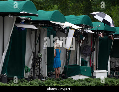 Washington, United States Of America. 27th June, 2018. Counselor to President Donald Trump Kellyanne Conway does a tv interview at the White House in Washington, DC on June 27, 2018. Credit: Alex Edelman/CNP | usage worldwide Credit: dpa/Alamy Live News Stock Photo