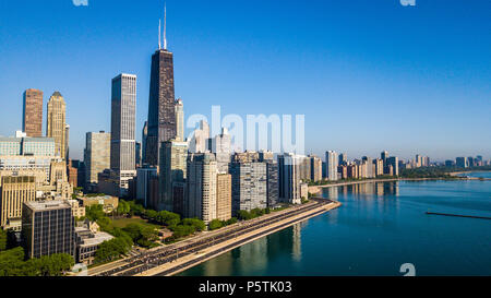 John Hancock Center, 875 N Michigan and Chicago skyline, IL, USA Stock Photo